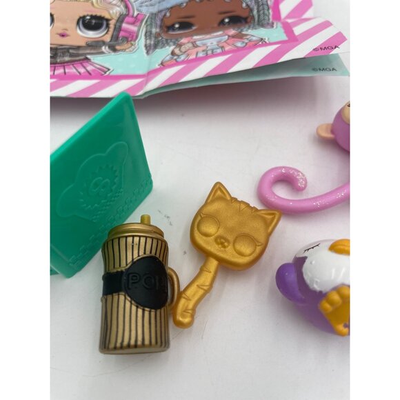 Shopkins & Fingerlings Miniature Toy Bundle With Accessories - Picture 14 of 14